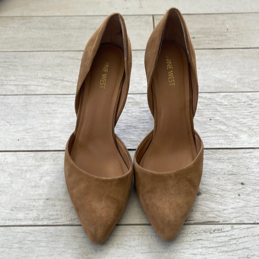 Suede pumps